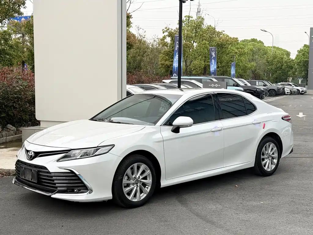 Купить Toyota Camry