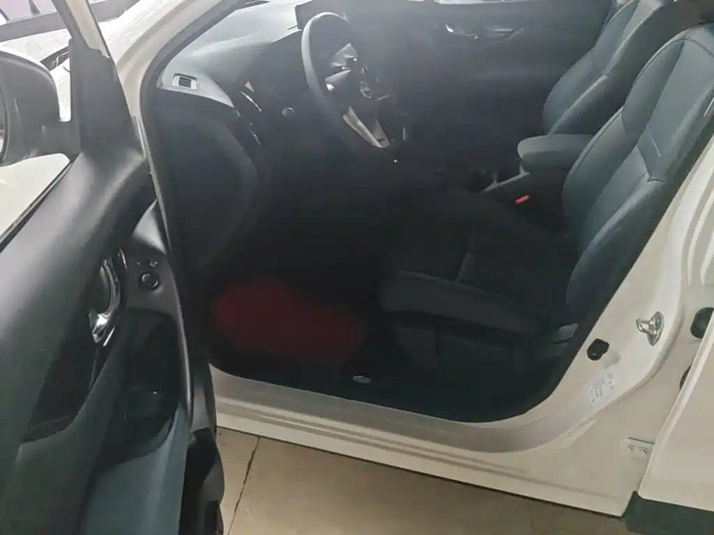 Nissan Qashqai — миниатюра 16