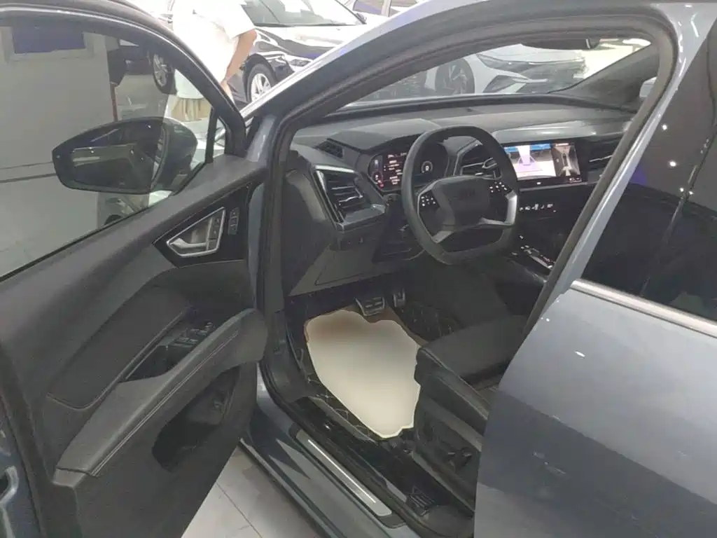 Audi Q4 e-tron — миниатюра 16