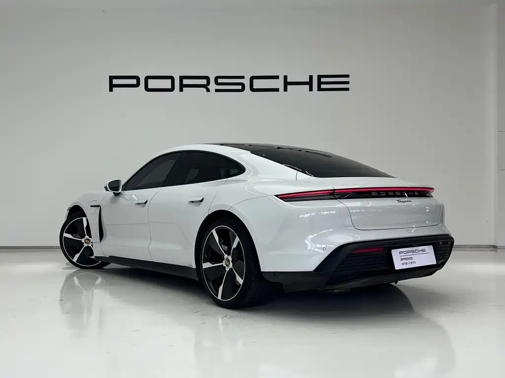 Porsche Taycan — миниатюра 7