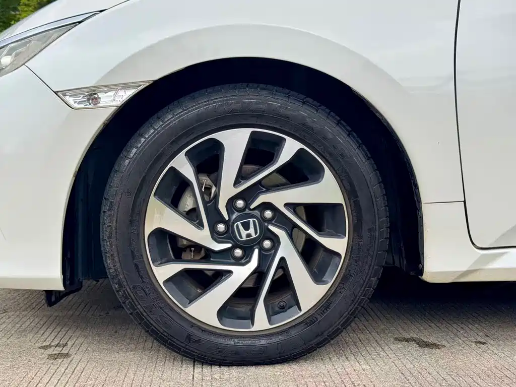 Honda Civic 2016 220TURBO CVT Luxury