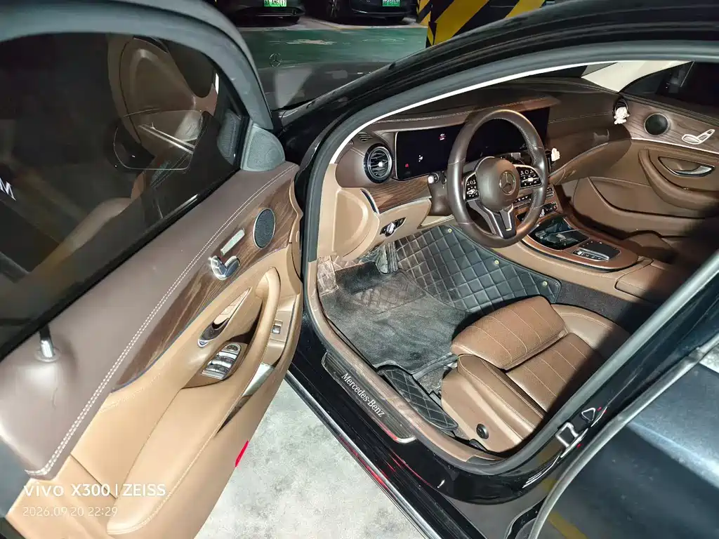 Mercedes-Benz E-Class — миниатюра 2