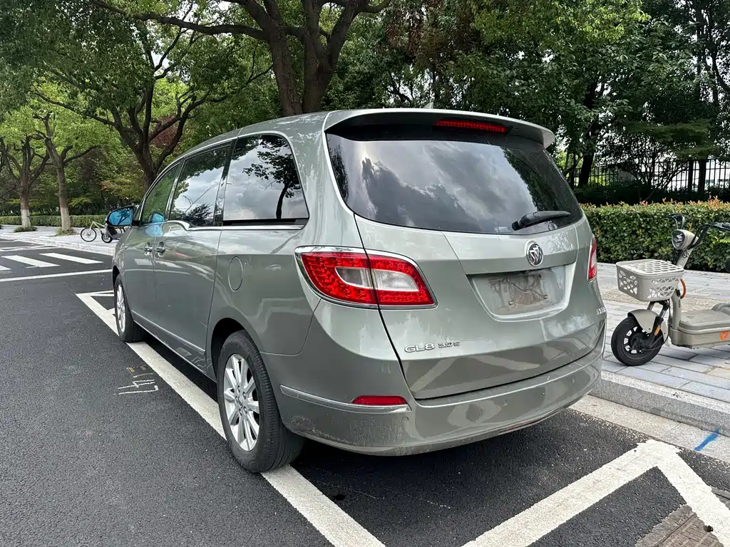Buick GL8 — миниатюра 5