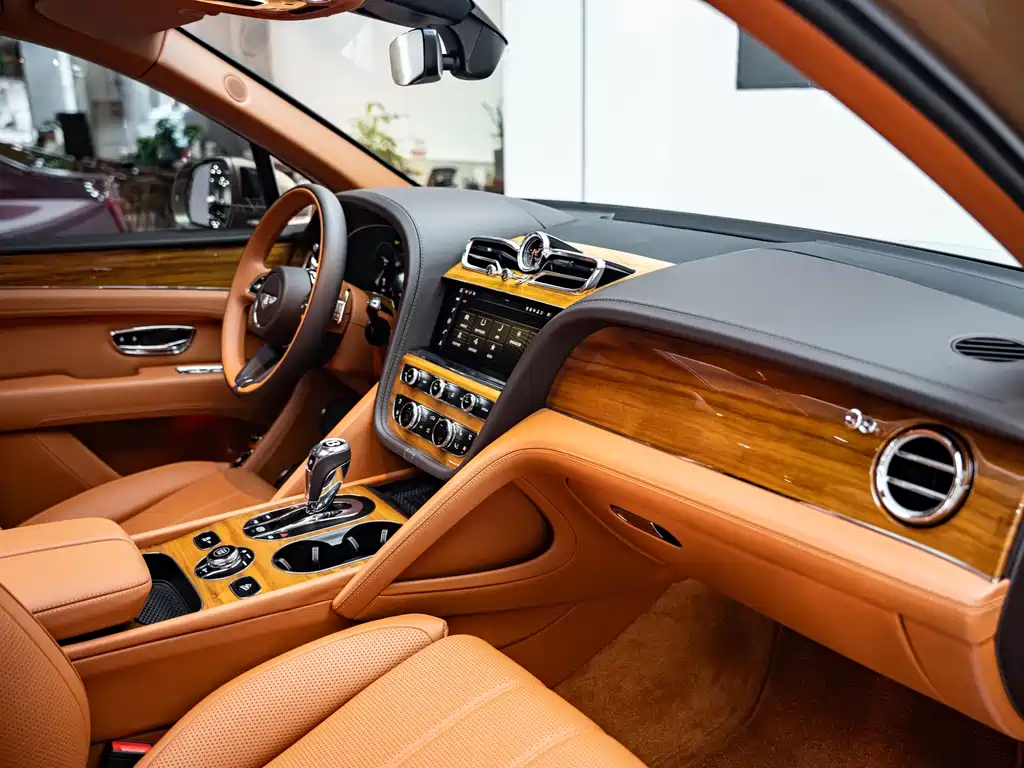 Bentley Bentayga — миниатюра 9