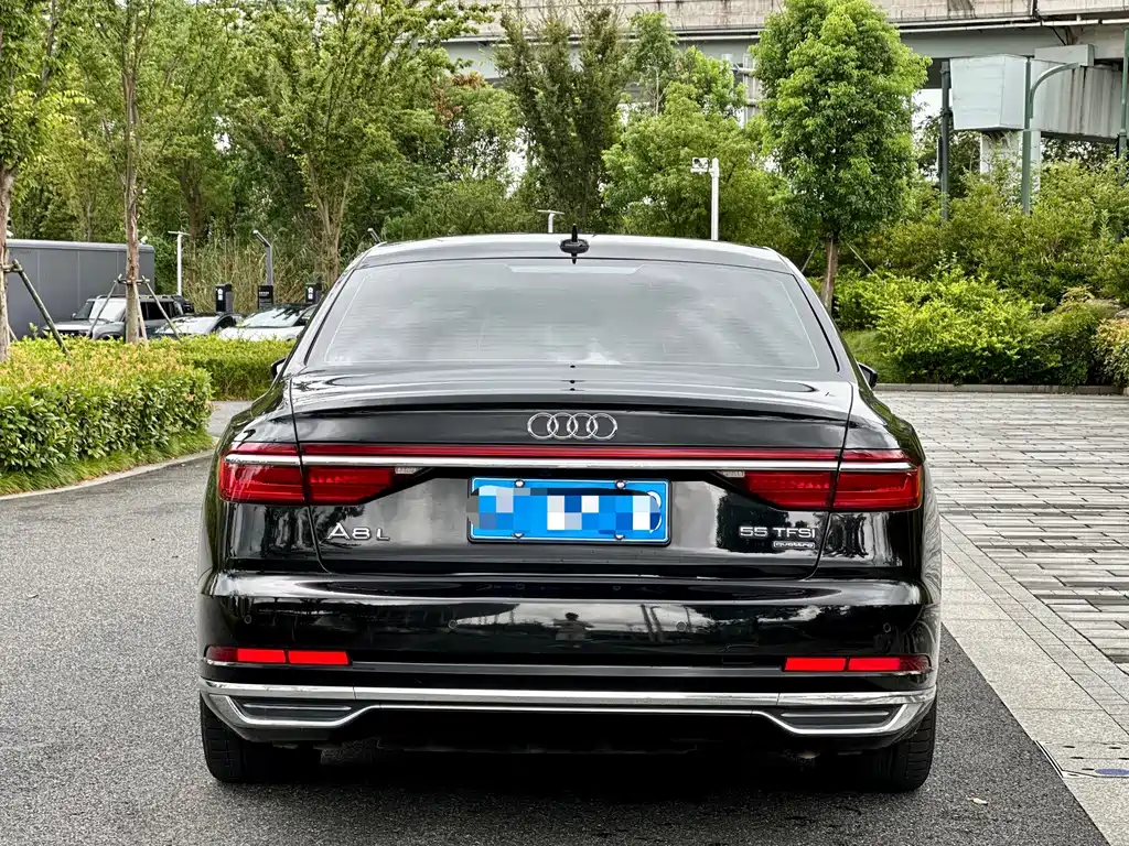 Audi A8 — миниатюра 5