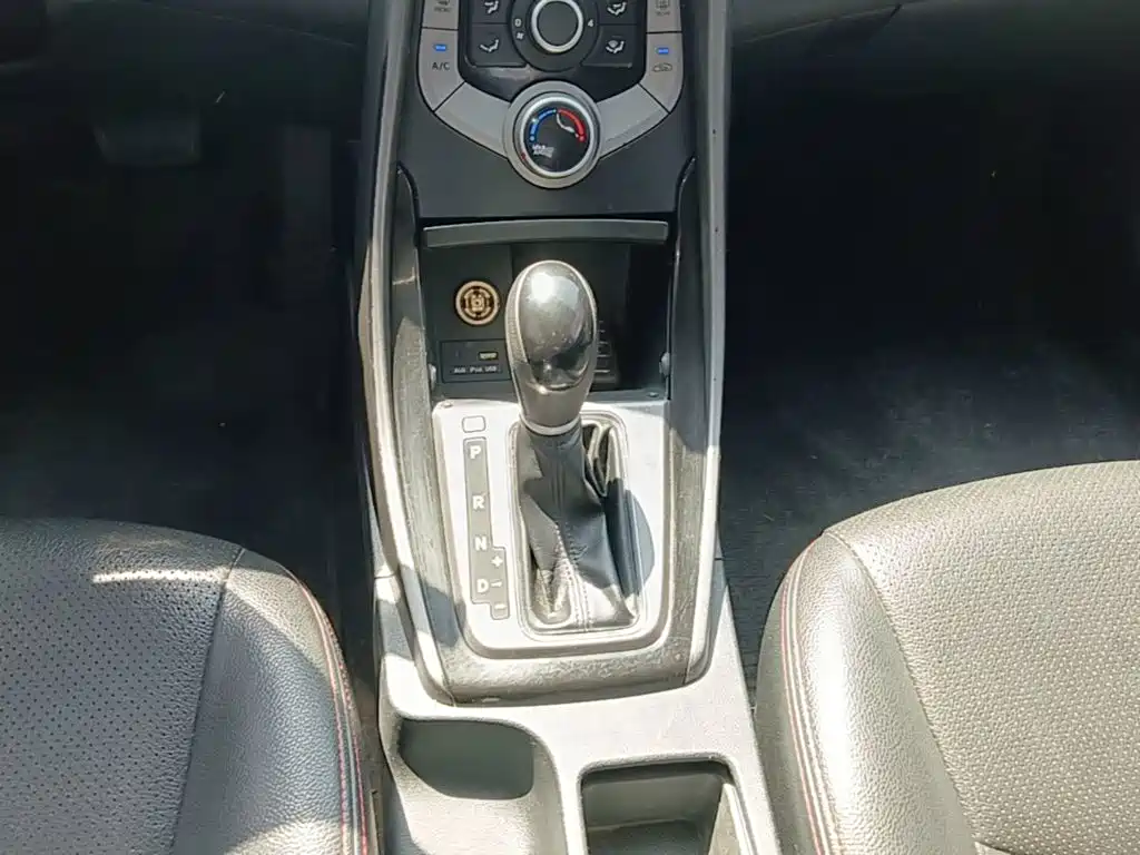Hyundai Elantra Langdong — миниатюра 14