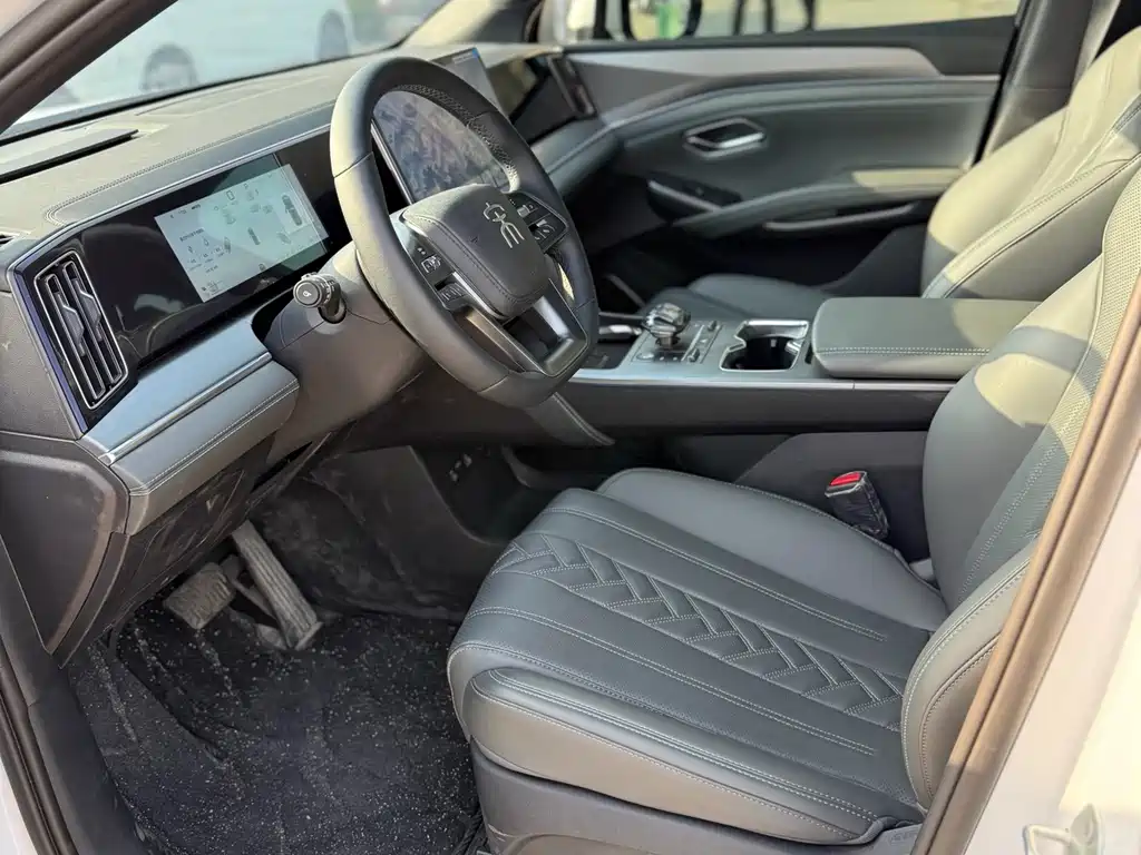 BYD L DM-i — миниатюра 4