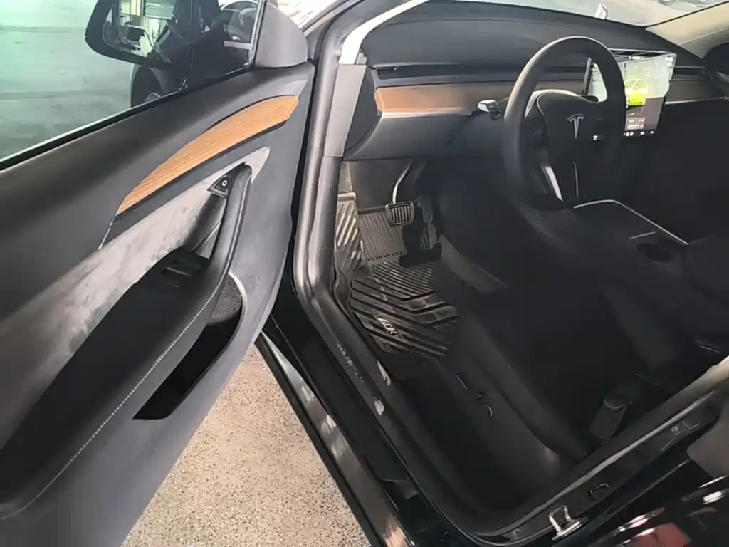 Tesla Model Y — фотографии объявления, Фото 16