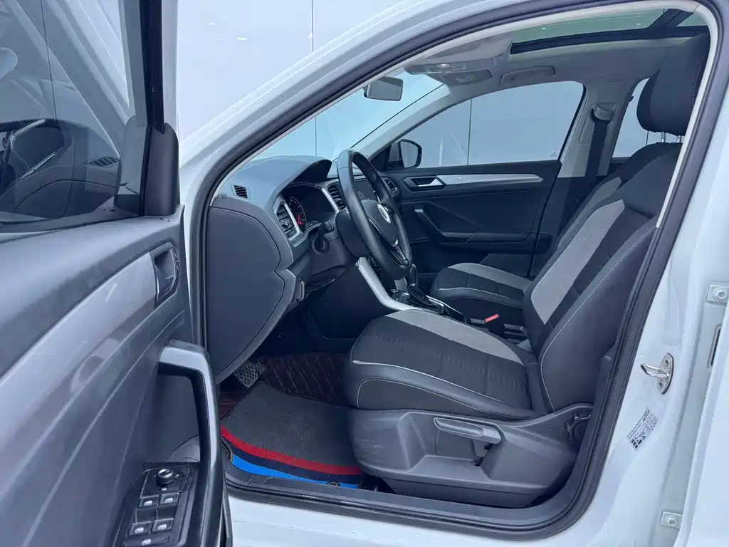 Volkswagen T-Roc — миниатюра 7