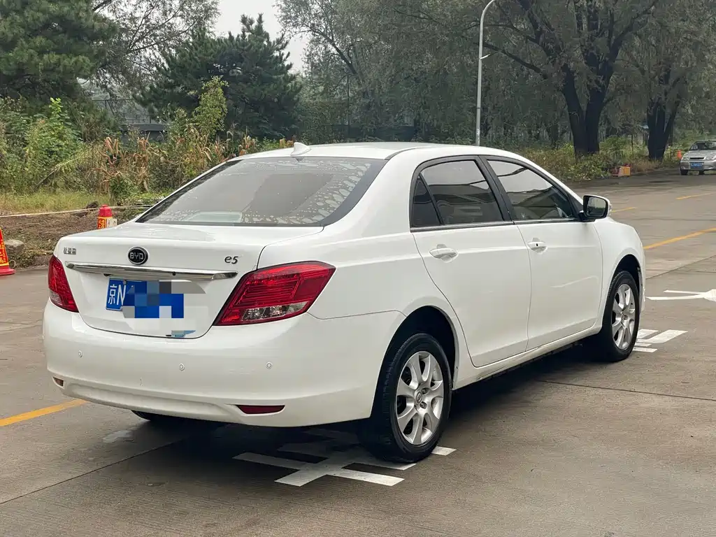BYD e5 — миниатюра 4