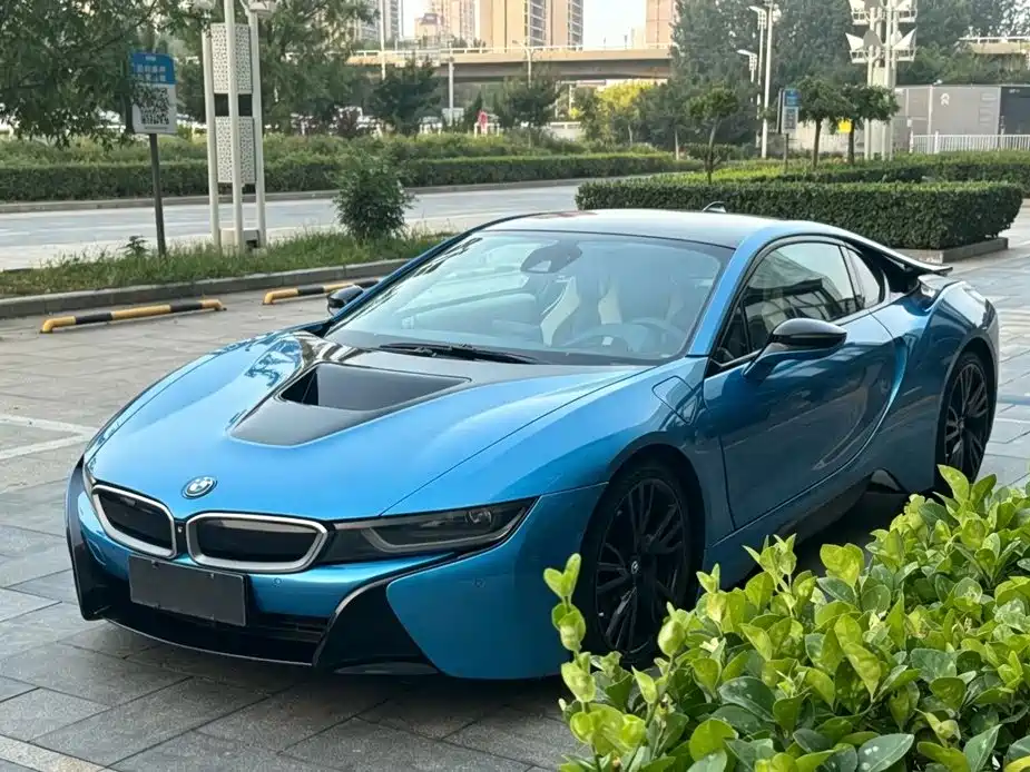 BMW i8