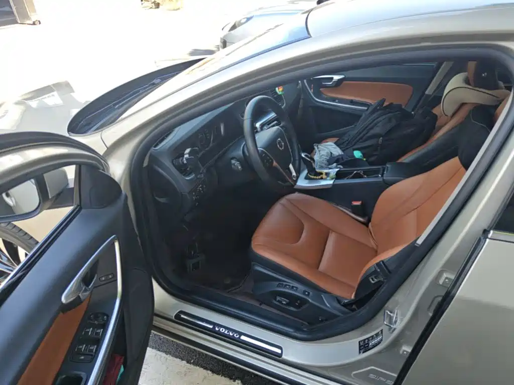 Volvo S60 — миниатюра 23