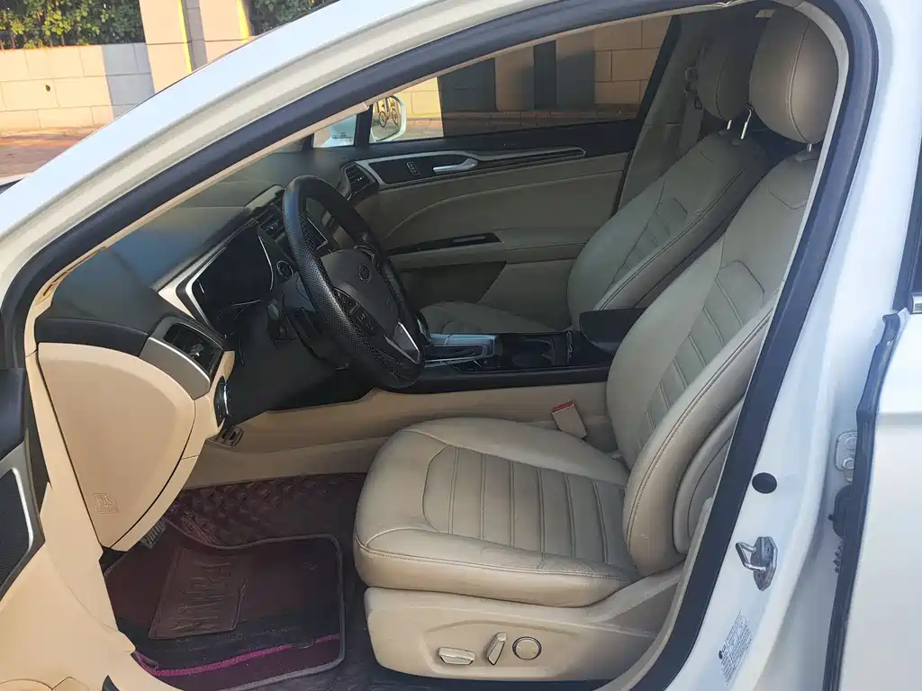 Ford Mondeo 2013 2.0L GTDi200 Luxury