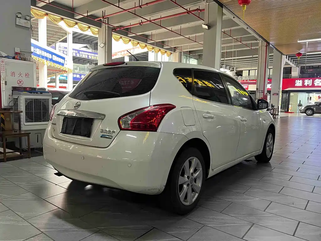 Nissan Tiida — миниатюра 2