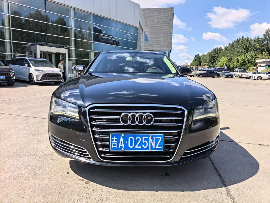 Audi A8 — миниатюра 2