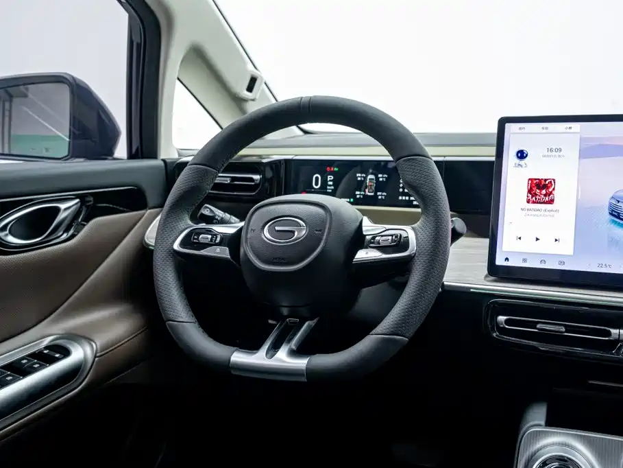 GAC Motor 传祺E8 PHEV — миниатюра 22