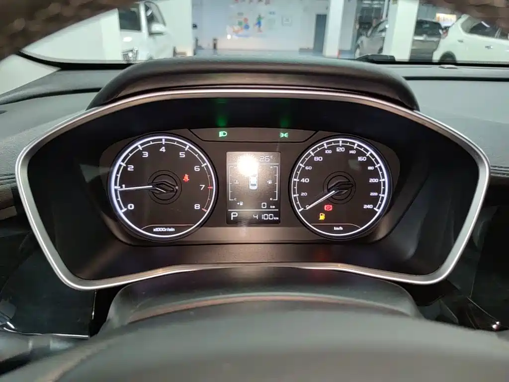Geely Binyue — миниатюра 12