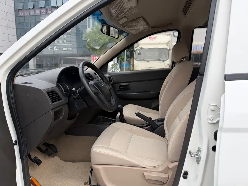 Wuling Hongguang — миниатюра 4