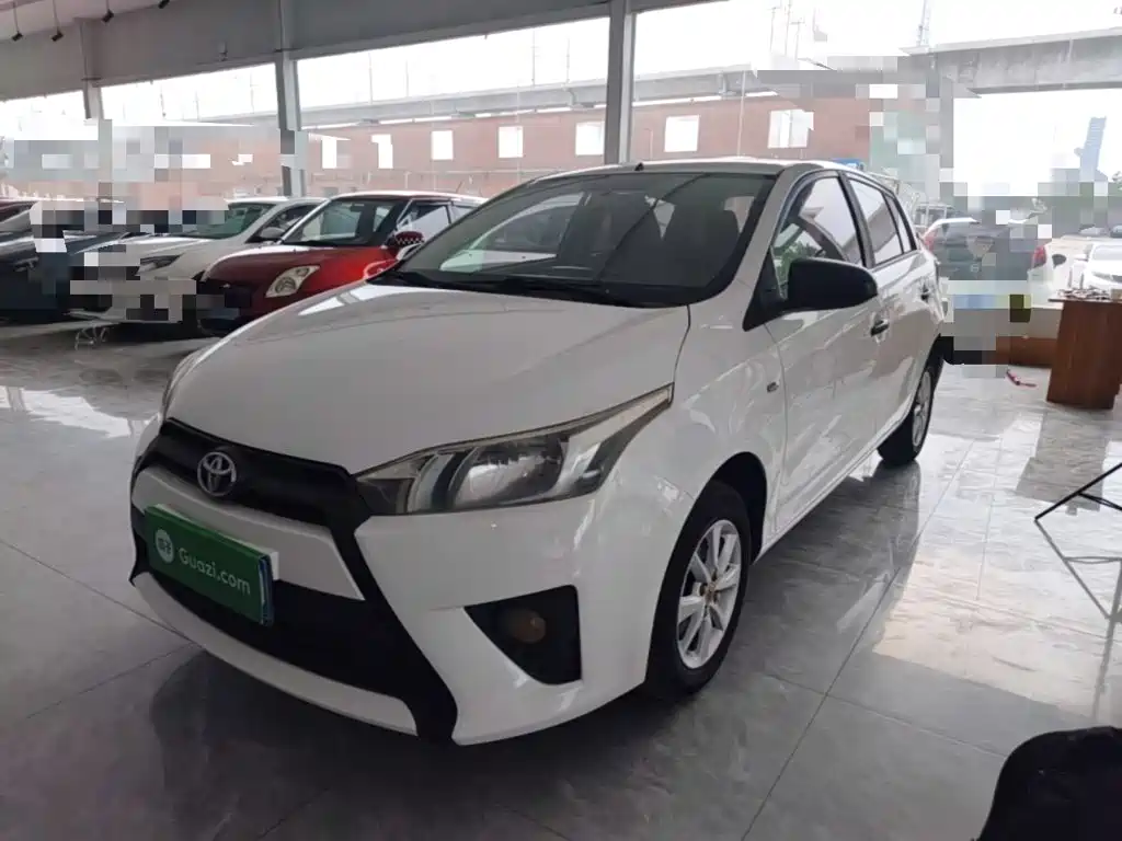 Toyota Yaris L — миниатюра 2