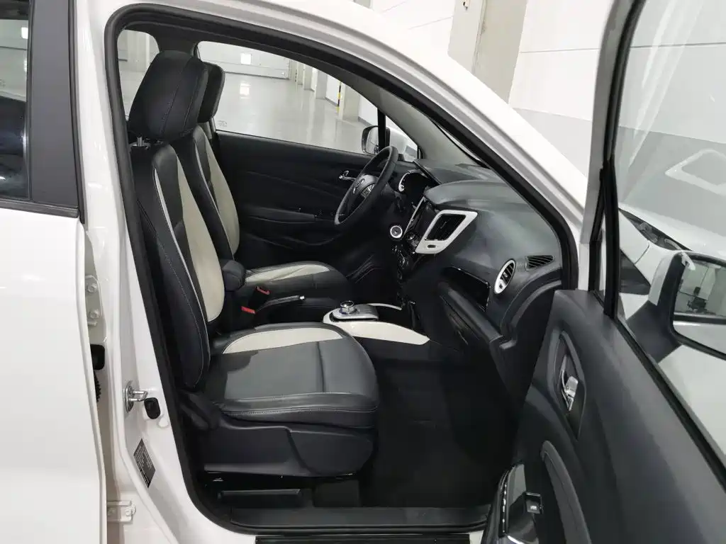 Changan CS15EV — миниатюра 23