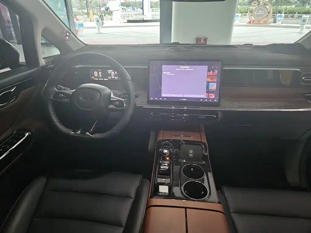 GAC Motor Trumpchi E8 PHEV — миниатюра 5