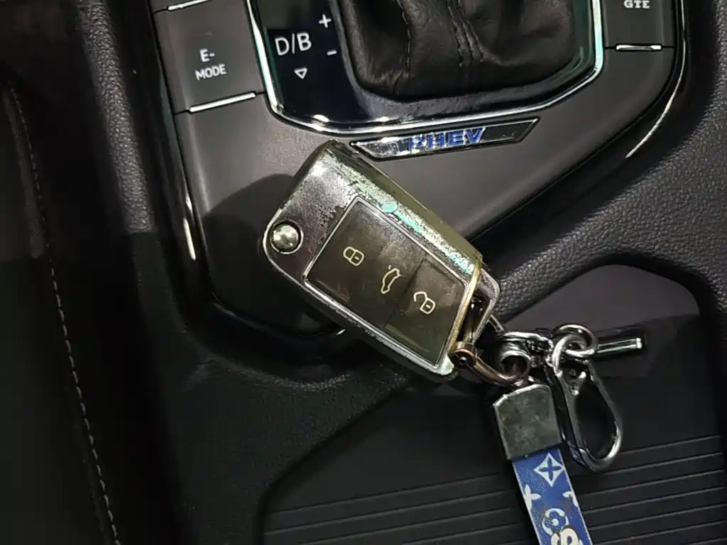 Volkswagen Tiguan L PHEV — миниатюра 17