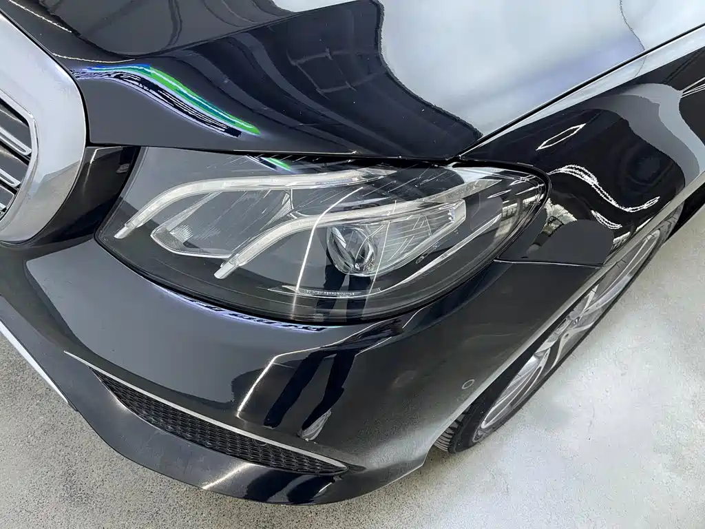 Mercedes-Benz E-Class — миниатюра 31