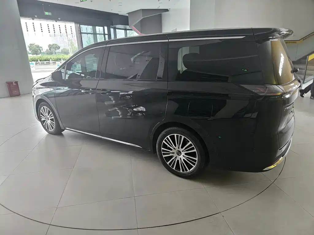 GAC Motor Trumpchi E8 PHEV — миниатюра 8