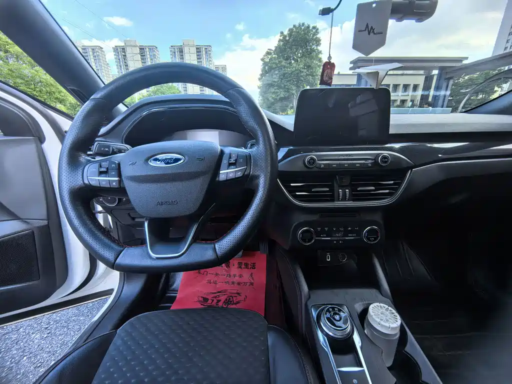 Ford Focus 2020 EcoBoost 180 AT ST Line