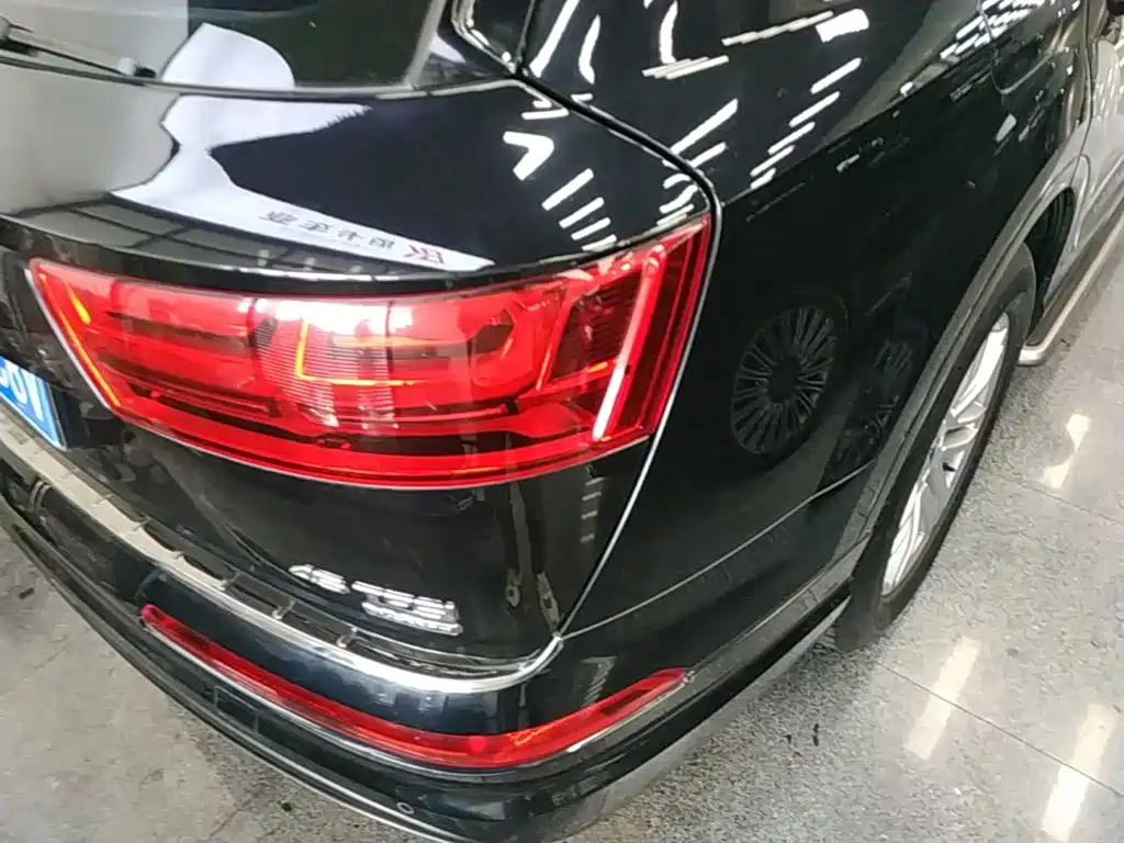 Audi Q7 — миниатюра 8