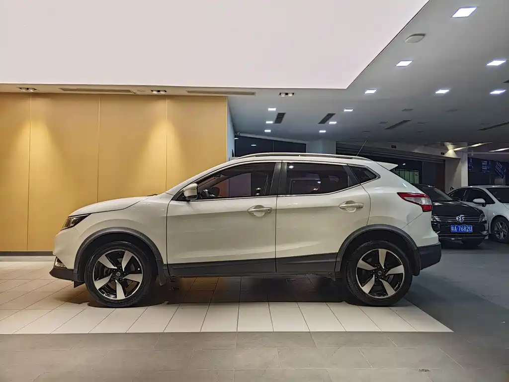 Nissan Qashqai 2017 2.0L CVT Smart V