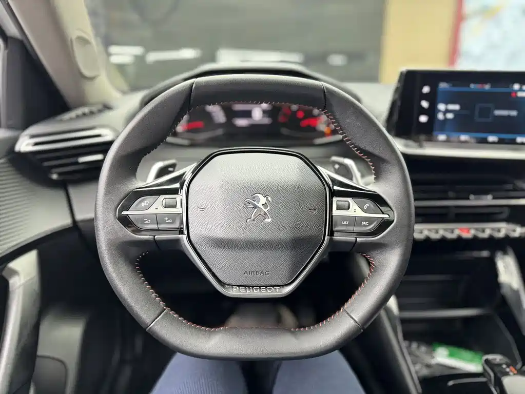 Peugeot 2008 — миниатюра 12
