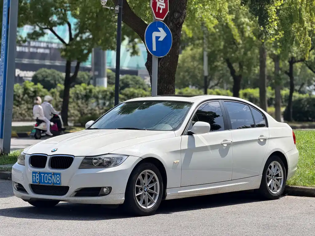 2011 BMW 3er - zdjęcie 1 z 8