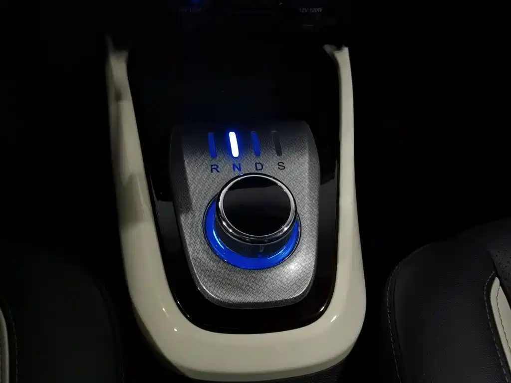 Changan CS15EV — миниатюра 13