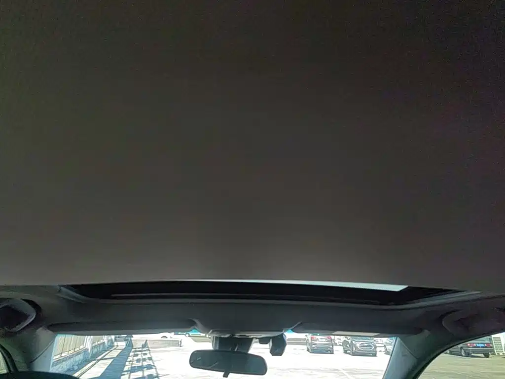 Toyota Camry — миниатюра 18