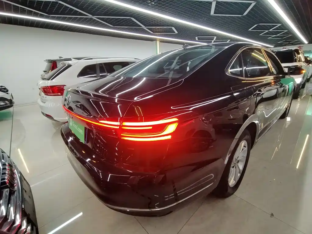 Volkswagen Passat — миниатюра 7