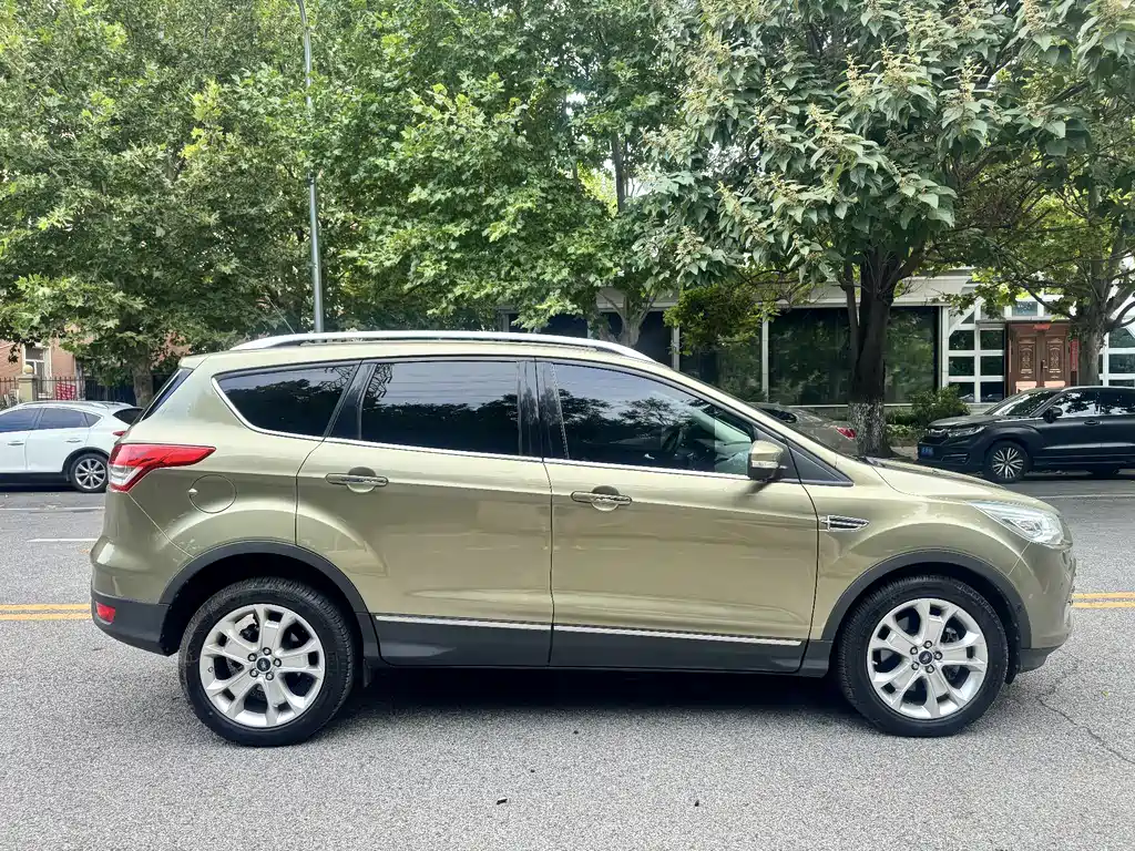 Ford Kuga — миниатюра 6