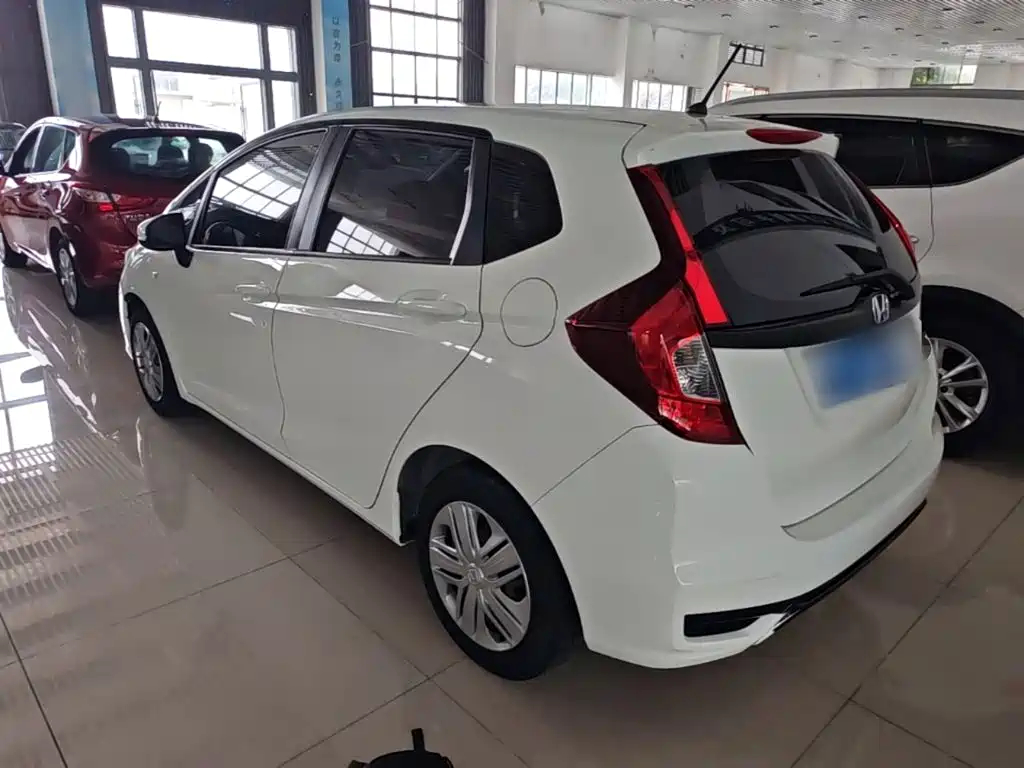 Honda Fit — миниатюра 5