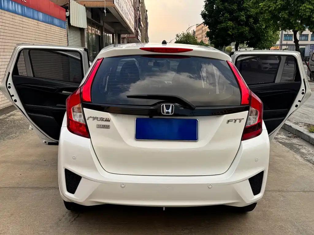 Honda Fit — миниатюра 8