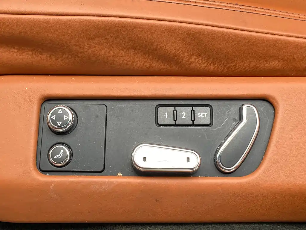 Bentley Flying Spur — миниатюра 21