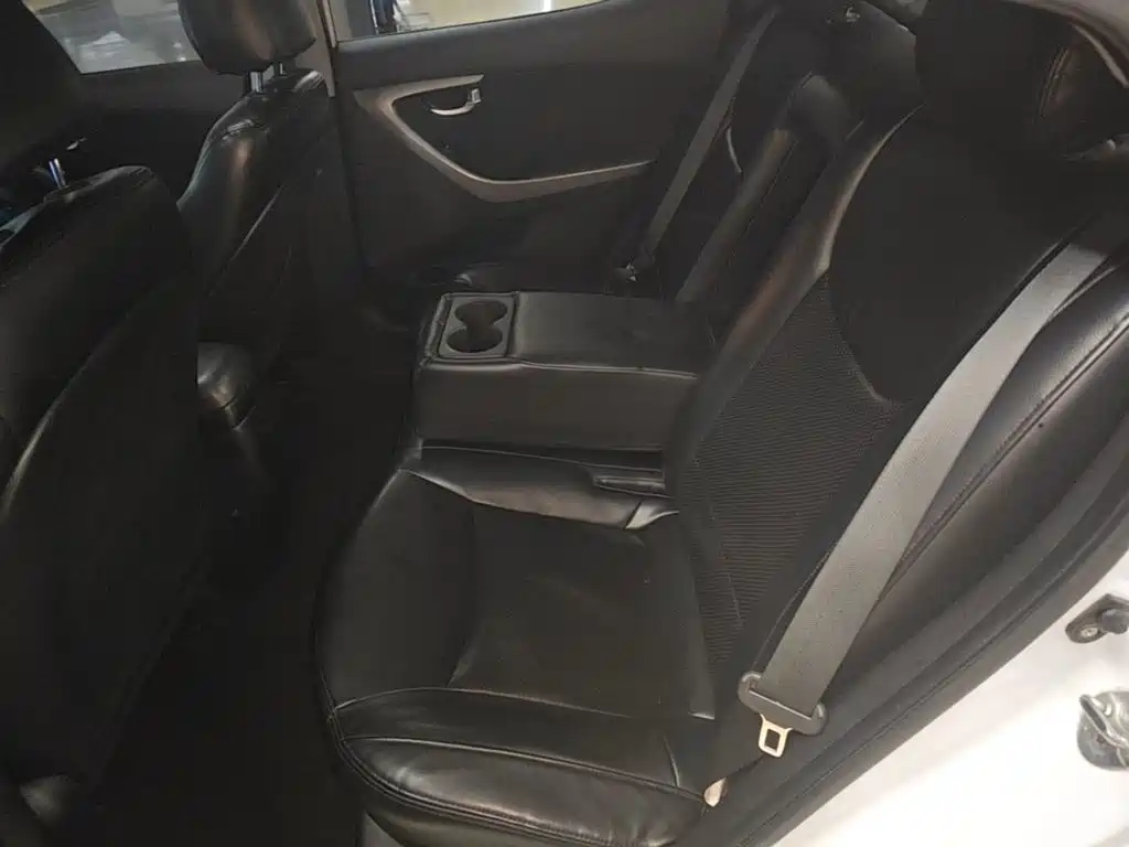 Hyundai Elantra Langdong — миниатюра 17