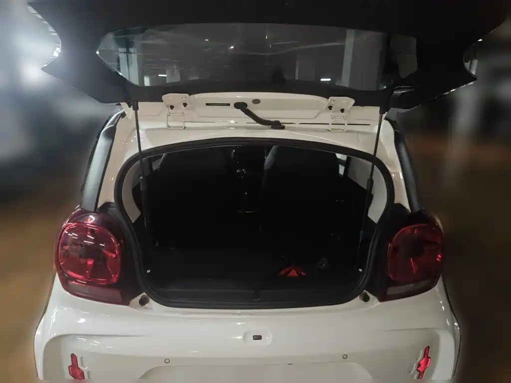 Roewe Clever — миниатюра 20