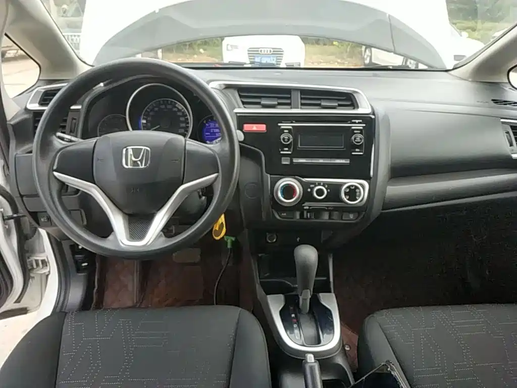 Honda Fit — миниатюра 10