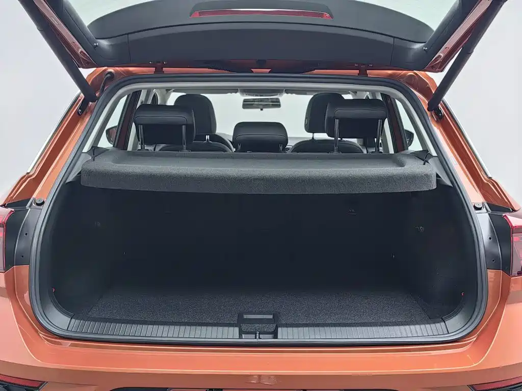 Volkswagen T-Roc — миниатюра 16