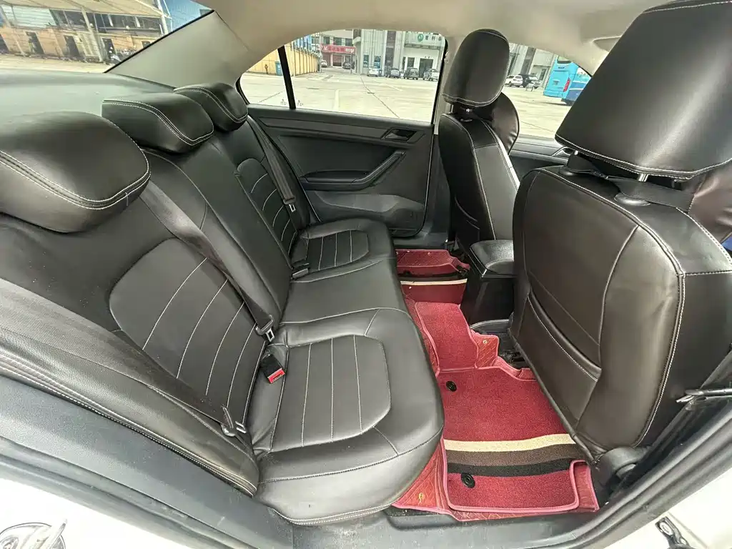 Volkswagen Jetta — миниатюра 5