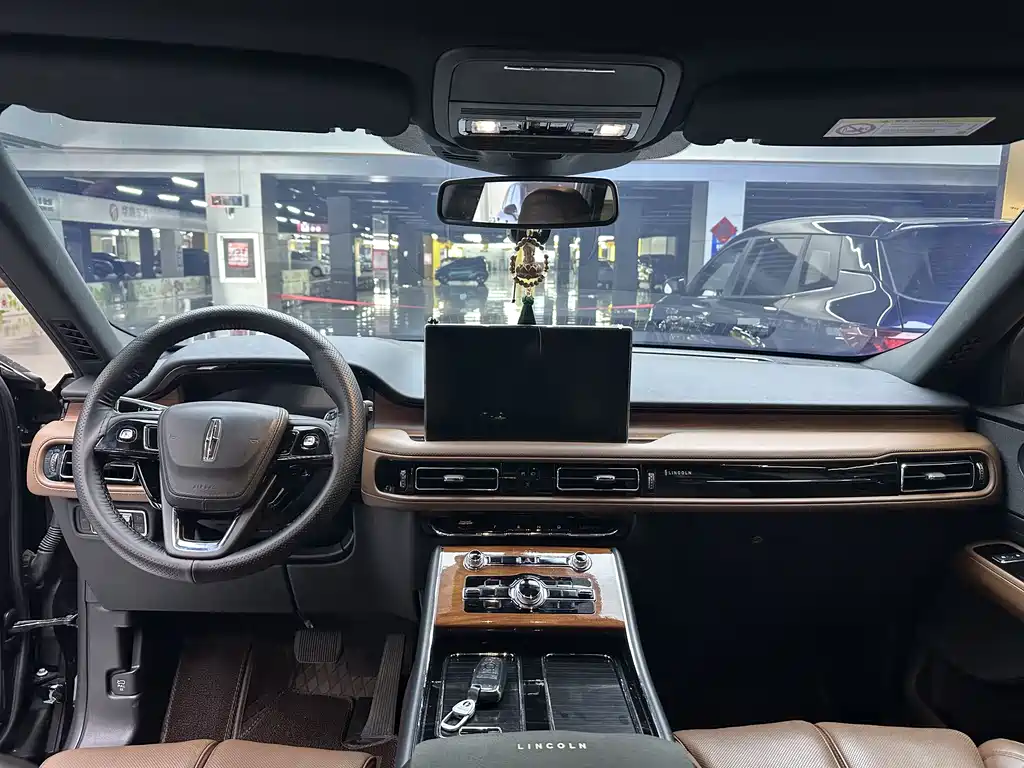 Lincoln Aviator — миниатюра 18