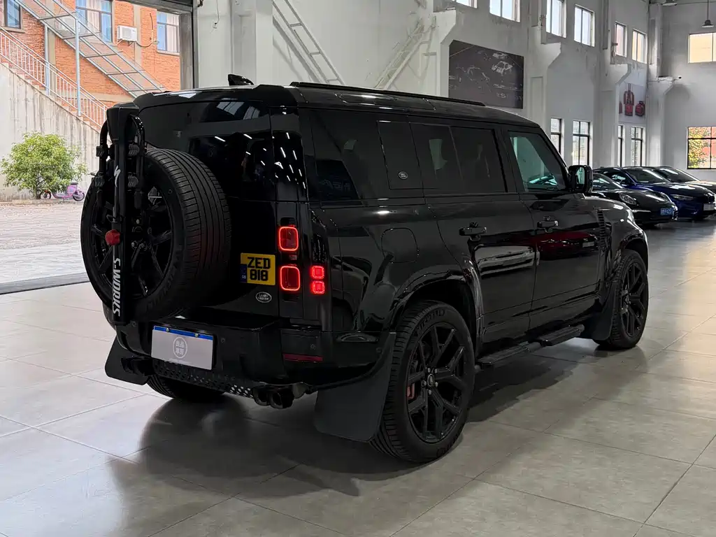 Land Rover Defender — миниатюра 6