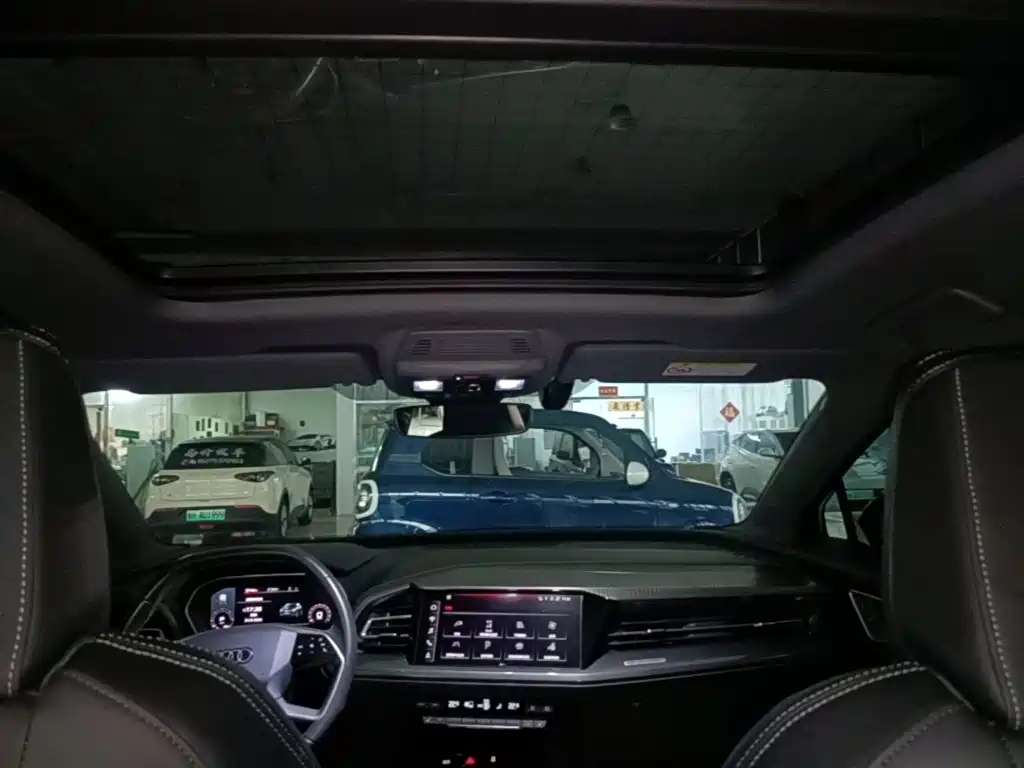Audi Q4 e-tron — миниатюра 18