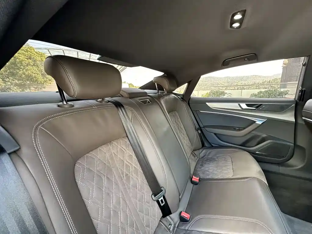 Audi A7L — миниатюра 39