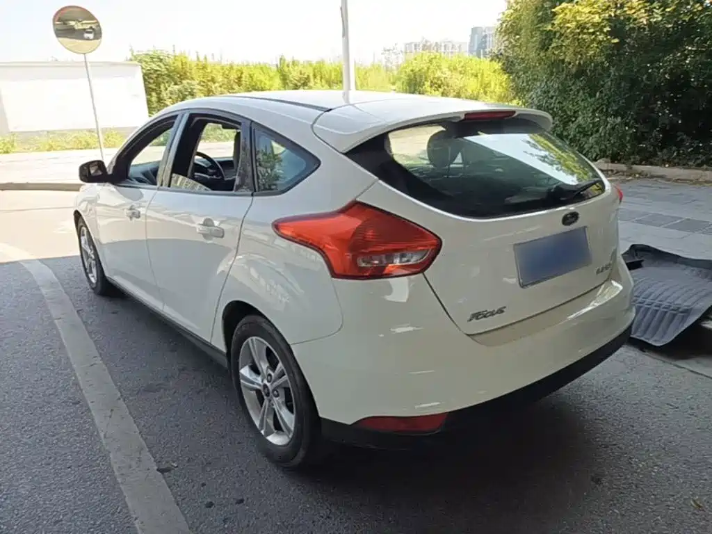 Ford Focus — миниатюра 5